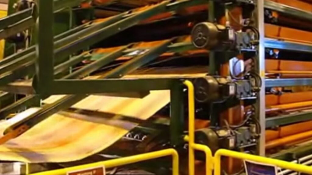 Efficient Dryer Unloading: SWEED's Right-Angle Unloader